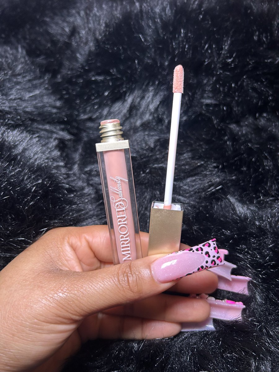 MSublimity's tweet image. Spring is around the corner! Which glosses will you add to your nude collection? 
1. Idol 
2. Skintight 
3. Rose 

#mirroredsublimity #lipgloss #nudegloss