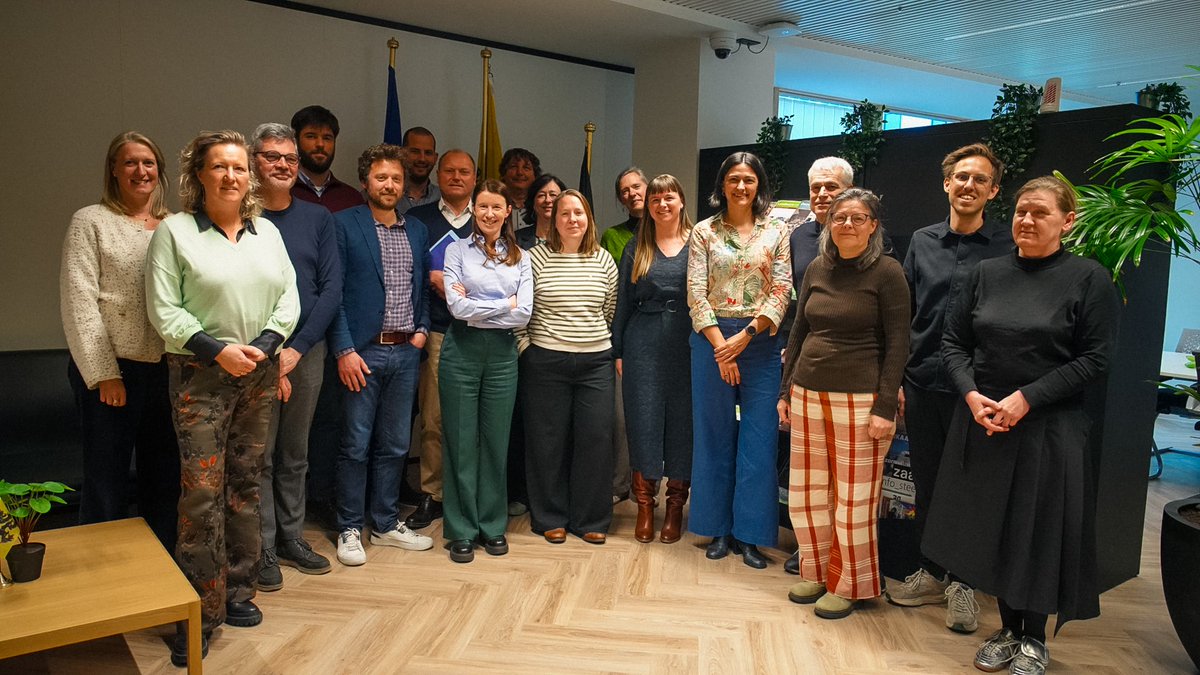 Deze groep 👇 slaat de handen in elkaar voor meer betaalbare woningen.

De Taskforce Wonen-Ruimte van de Vl. Reg. is gestart. Met niet alleen kabinetten en administraties, maar ook de bouw- en vastgoedsector, waaronder <a href="/embuild_vl/">Embuild Vlaanderen</a>. 

Ik kijk uit naar de samenwerking!