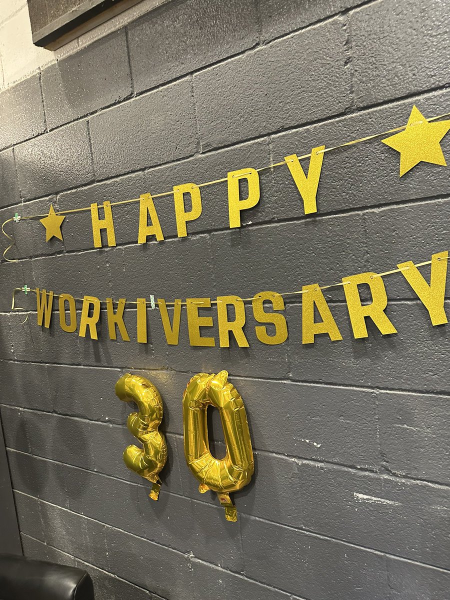 jrdtomblin's tweet photo. Happy 30th Lowe’s Anniversary to our very own Darrell Foxx!! @austinrbryant @AdamGoulet0588 @dhicks0588 @Jack_patrick91 @JBBailey88 @DebDearing https://t.co/nIBAuag0eA