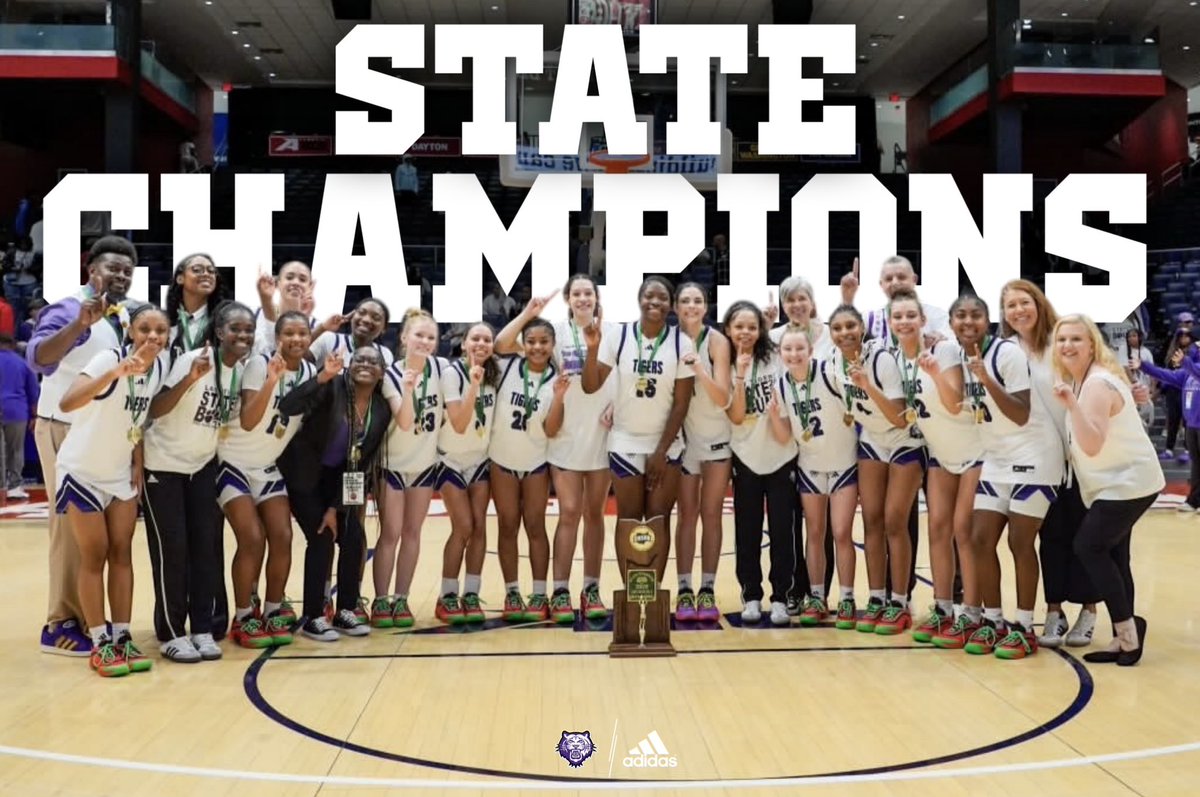 Banners hang forever… #8 GOING UP!!! 

#pickeRINGton

#STATECHAMPIONS

🐯🥇🏆💍
