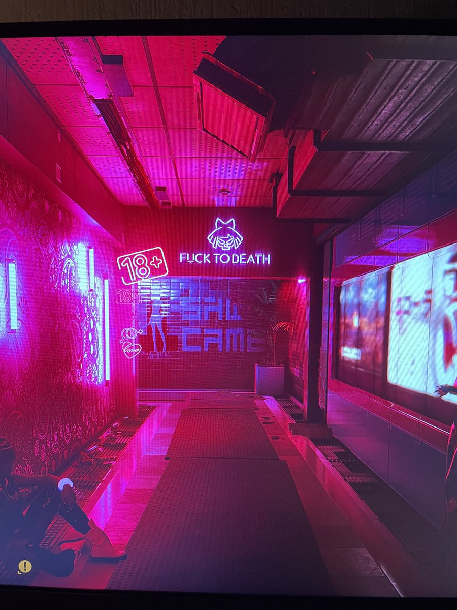 Брат собрал комп, вчера ходила в гости поиграть. Играла в резидент четвертый. Заходит мама: так, я не поняла, у меня тут еще один полоумный геймер появился, который матом орет на всю квартиру? 
Ну а киберпанк как состояние души просто