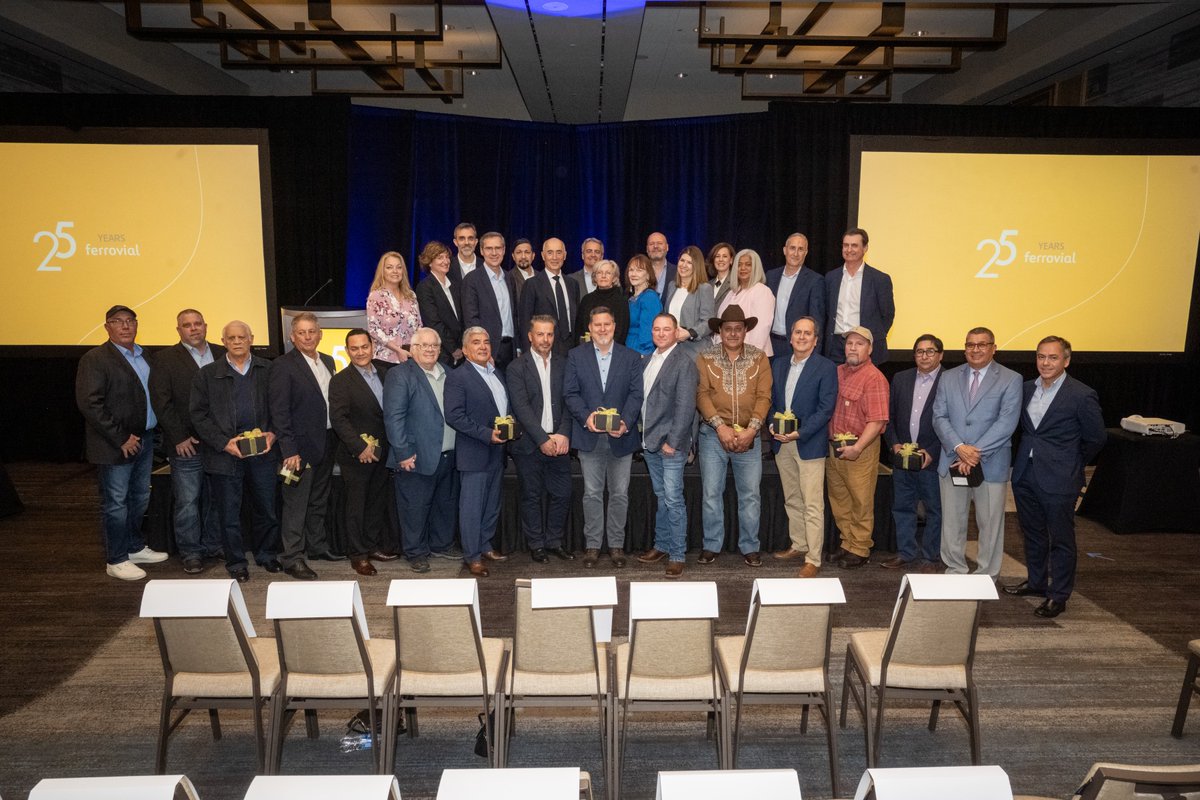 This week, we honored our teammates in the US who have been part of @Ferrovial for 25 years. Your commitment and effort over all those years have been vital to the company’s achievements and success. Thank you! #WeAreFerrovial