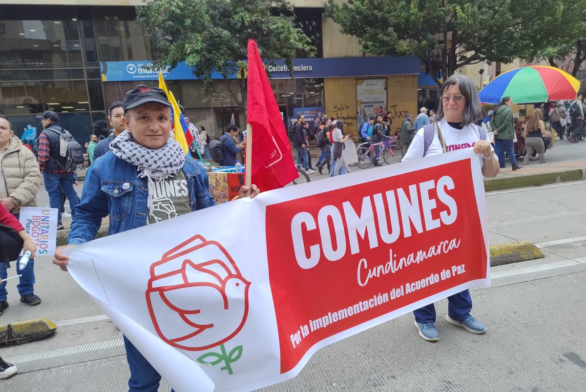 Ya estamos en las calles <a href="/ComunesCoL/">Partido COMUNES 🌹</a> 🌹por las
#ReformasSociales para la gente del común ❤️‍🔥