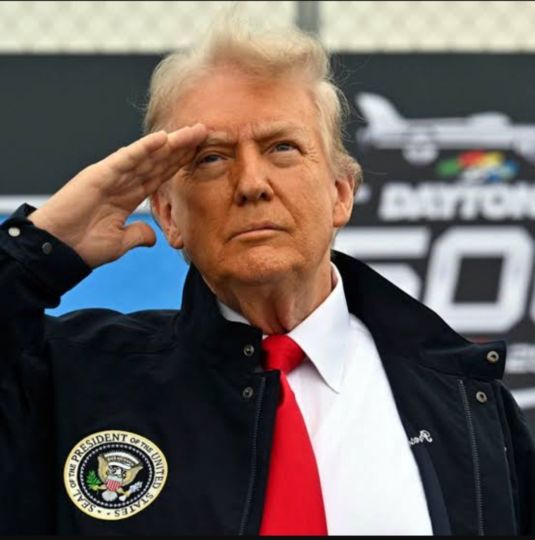 Who else is proud of Commander in Chief!! 

Reply with a🇺🇸❤!!