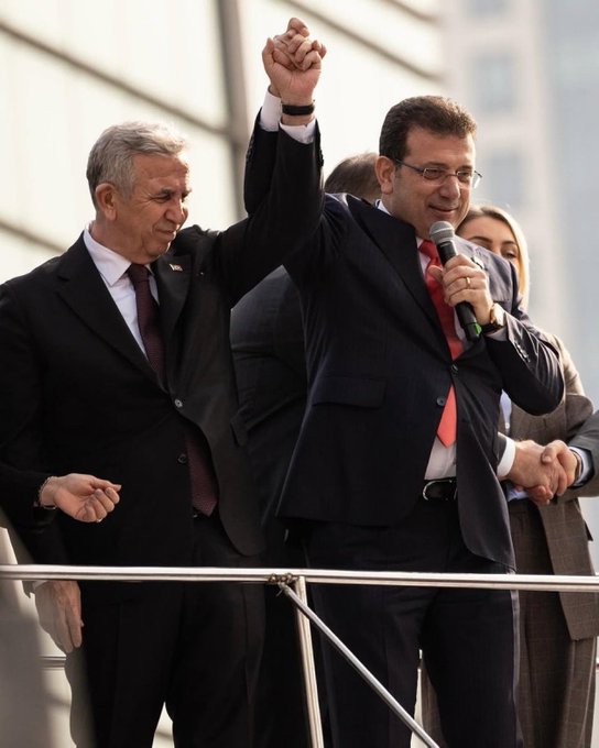 Canberk ŞEN (@canberk_10) on Twitter photo Bu millet cesur olanları sever Korkakları değil! 
Ekrem İmamoğlu hakkında verilen bu karardan utanç duyuyorum. Bu millet cesur olanları sever Korkakları değil! 
Ekrem İmamoğlu hakkında verilen bu karardan utanç duyuyorum.