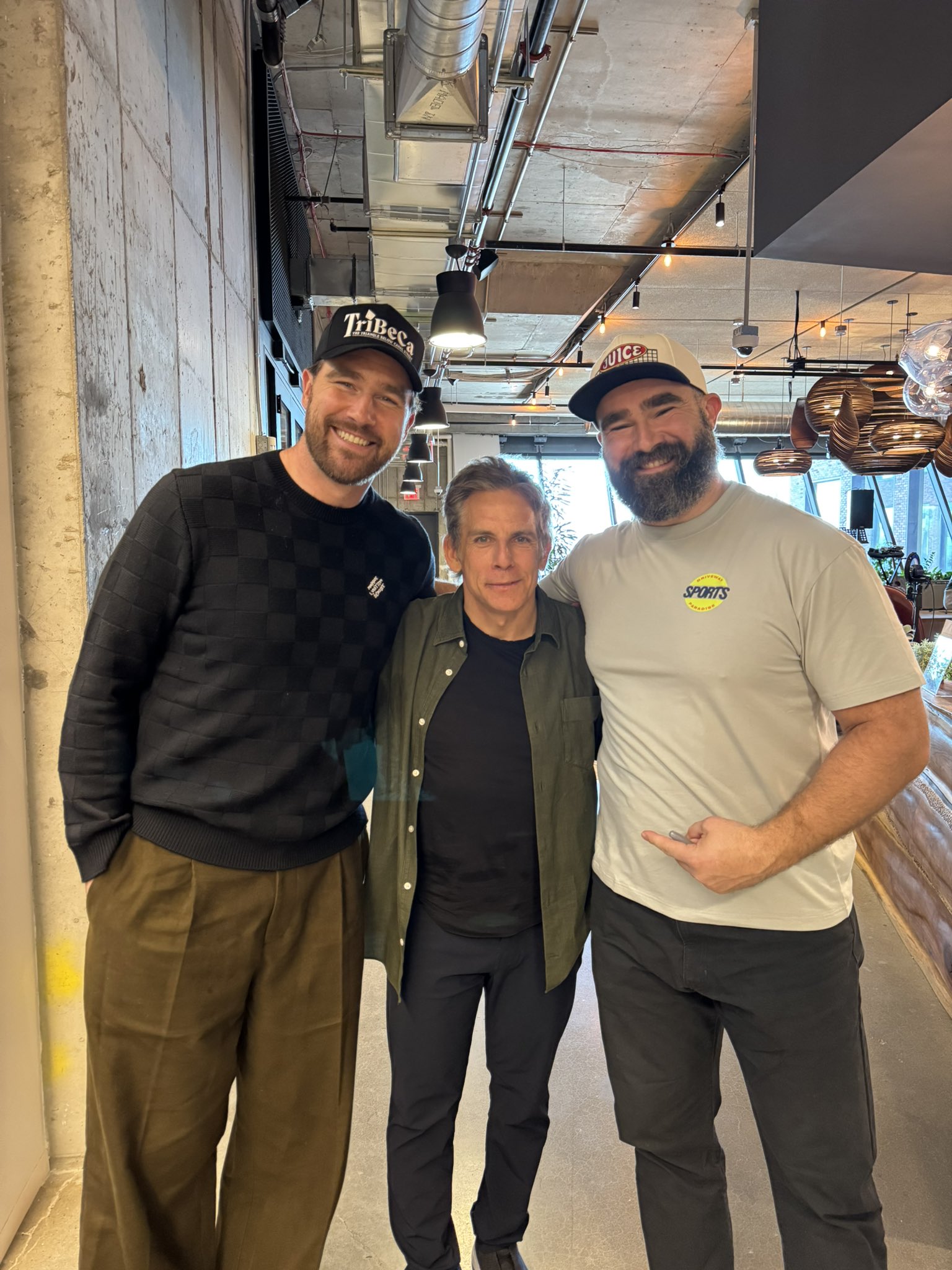 GmVpES0bIAAxQke?format=jpg&name=large