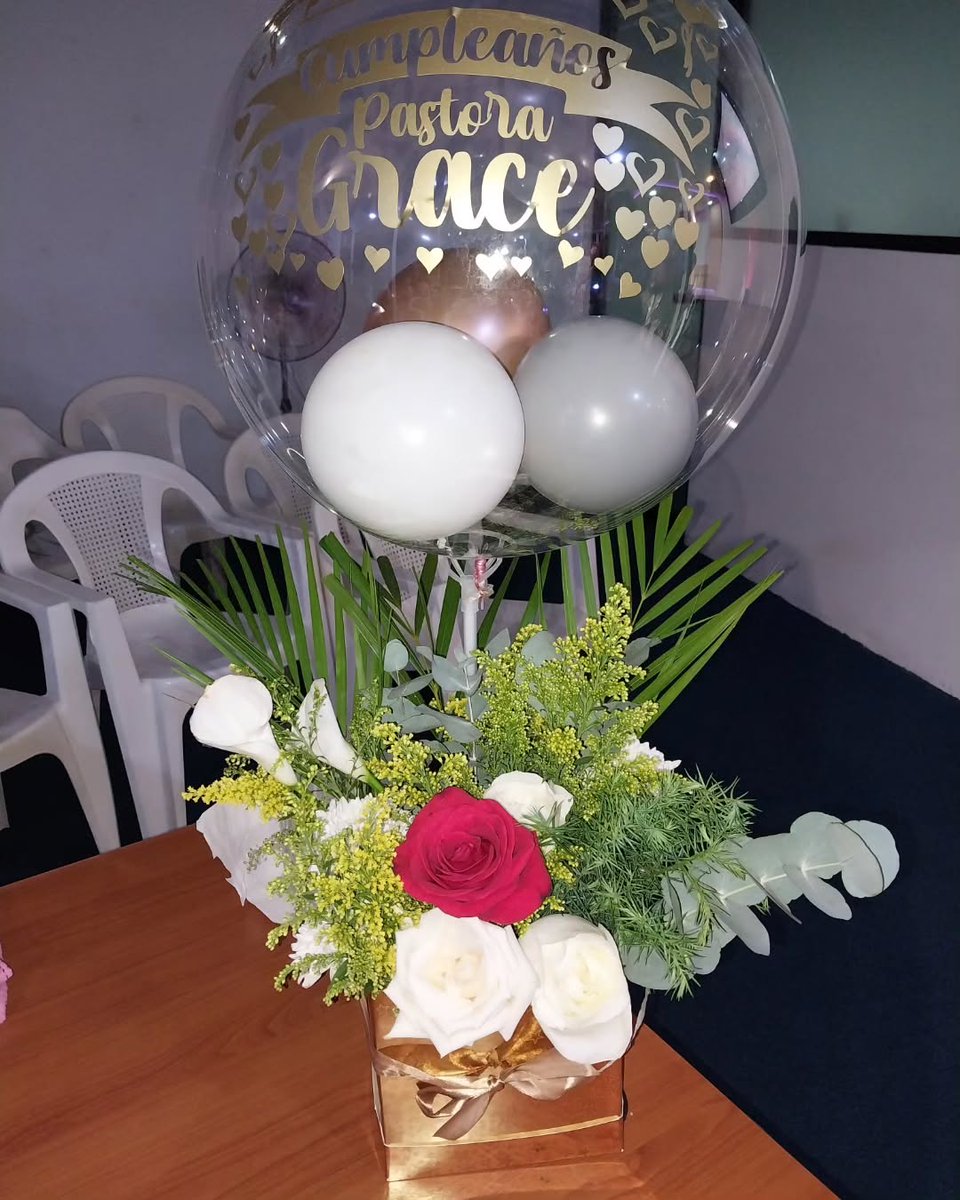 balloonplay_'s tweet photo. Bouquet de dulces 🍫 y de flores 💐 con globos personalizados. 

Eliges el que prefieras , para esa persona especial , nos ajustamos a tu presupuesto 👍

Contactanos 📞

#bouquet #flores #golocinas #caracas . https://t.co/k7sxqQa9Vz
