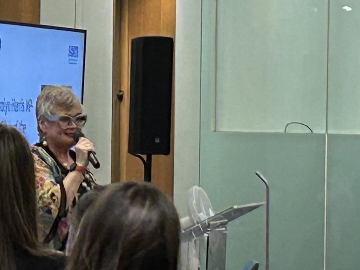 Alison_S_Taylor's tweet photo. Packed room in Parliament today talking about #menopause & women’s reproductive & fertility issues in the workplace; including miscarriage, periods, early menopause, baby loss, & endometriosis.
Hosted by @CIPD & @carolynharris24
#Letwomenthrive #the50% https://t.co/8BbNkxcavb