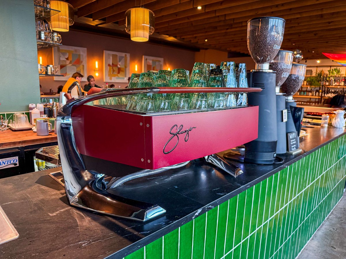slayerespresso's tweet photo. A wine + coffee bar should have a wine-colored machine, right?
We're big fans of this custom Steam LP at The Violet Crown in Austin.
#SlayerEspresso #MakeCoffeeBetter #SlayerInTheWild https://t.co/BM4rY4rJjK