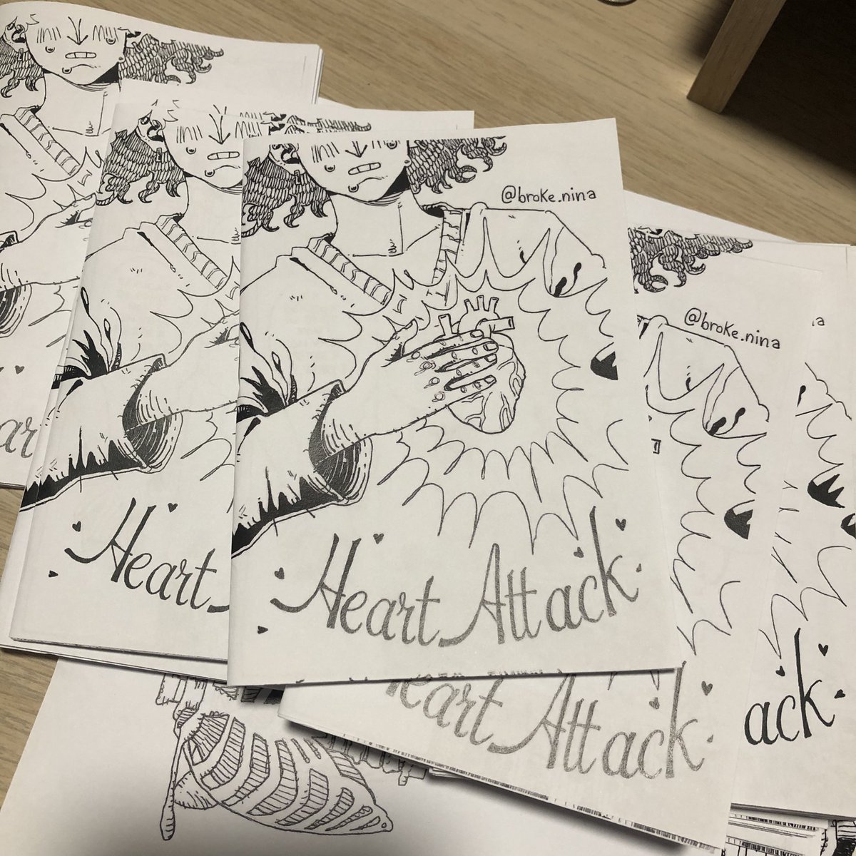 breaknina's tweet image. Salut salut si jamais des gens sont intéressés je vends un petit fanzine de 8 pages avec un poster A3 inclus sur le verso des pages
Le prix et de 4€ ça vous dit, bisou 
Paiement paypal 
Partagez si ça vous dit