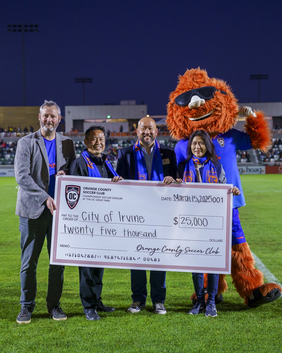 We were honored to host Vice Mayor James Mai and Council Members Melinda Liu and William Go for 𝐂𝐢𝐭𝐲 𝐨𝐟 𝐈𝐫𝐯𝐢𝐧𝐞 𝐍𝐢𝐠𝐡𝐭, where they were presented with a check from Gnarly for community sports projects in Irvine. 🏆

#ForCounty 🍊