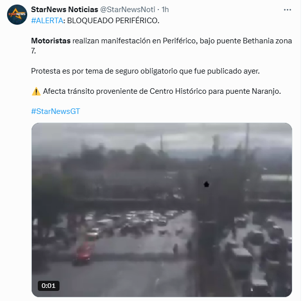 SoyGtm's tweet photo. 1. En este país de caricatura, donde TODOS QUIEREN HACER LO QUE SE LES DE LA GANA, DONDE LA ANARQUÍA ES LA QUE GOBIERNA, todo vale.   Los #motoristas #taxistas #tuctuqueros #tuctuc #busitos quieren conducir imprudentemente.  Que se mataran entre ellos mismo, pues no importa https://t.co/lPW9Az1YdD