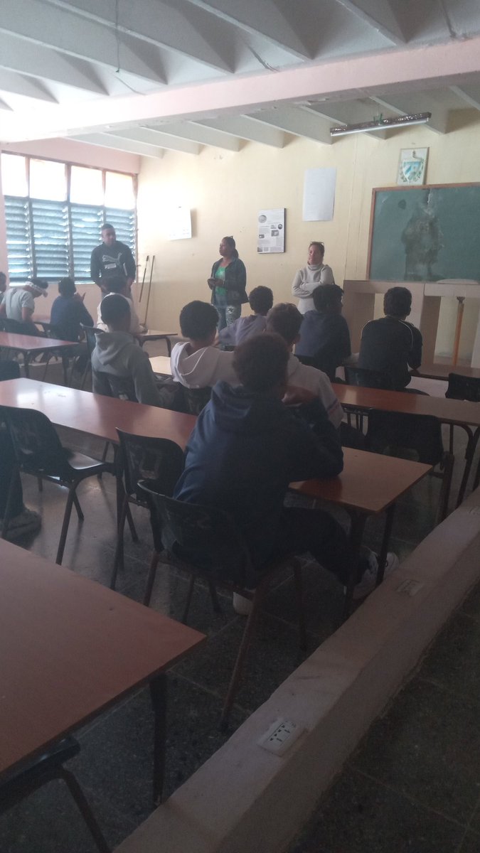 Laritza69571's tweet photo. Llevar un mensaje educativo a los adolescentes de nuestras instituciones  educativas  de no iniciar el consumo de drogas y contribuir a una recreación sana es tarea de todos los educadores 
@CubaMined 
@gobhabana 
@HEdgeAEE 
@IHernandez15695 
@SaerySerrano
@DirectEducaHab https://t.co/HNgLDQa8ZD