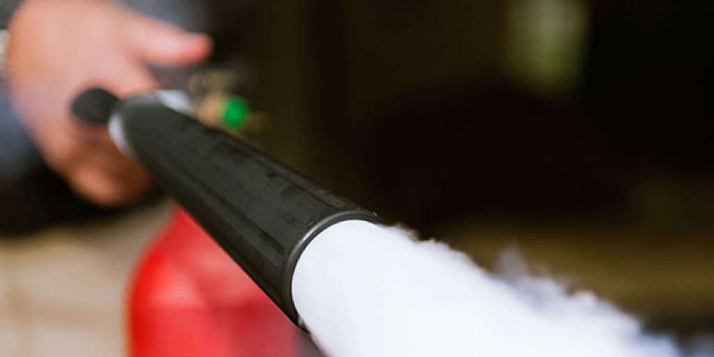 SaberInsurance's tweet photo. Do you know which fire extinguiser to use, and when? Learn the types of fire extinguishers and the kinds of fires they work on from Travelers. https://t.co/zGvvkGHhMk https://t.co/9ZsNNQEFfT