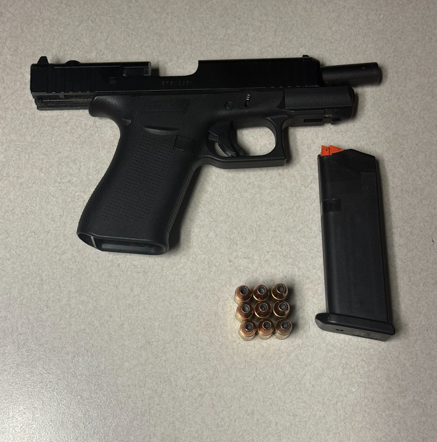 PPDJosephBusa's tweet image. Great work by 39th District Officers P/O Lee, P/O Gershwin, P/O Lombardo, P/O Gettis & P/O Rosinski. 4 days 4 individuals in custody and 4 firearms recovered. @PPD39Dist