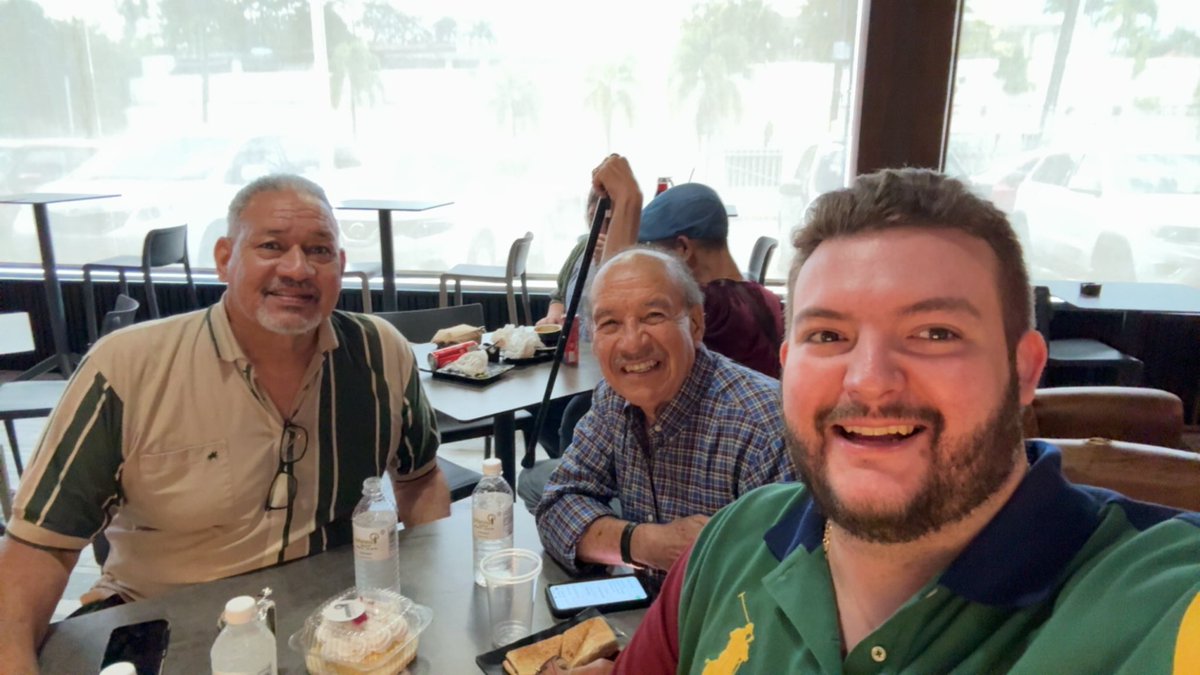 Felixx_Zabala's tweet image. Birthday Celebration continues #Panaderia @PacoValcarcel #Margaro Where’s @OlivieriLaw @allstarboxing @CarlMoretti @KnuckleheadSean