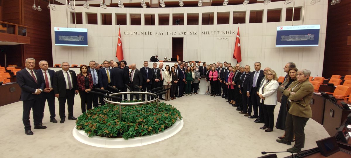 AliKARAOBA's tweet photo. 📍TBMM Genel Kurulu

HAK, HUKUK, ADALET!

Türkiye Büyük Millet Meclisi'nden haykırıyoruz; bu karanlıktan ve haksızlıktan hep birlikte kurtulacağız! Kurtuluş yok tek başına, ya hep beraber ya hiçbirimiz!

@ekrem_imamoglu @herkesicinCHP https://t.co/EbygOsf1ZU
