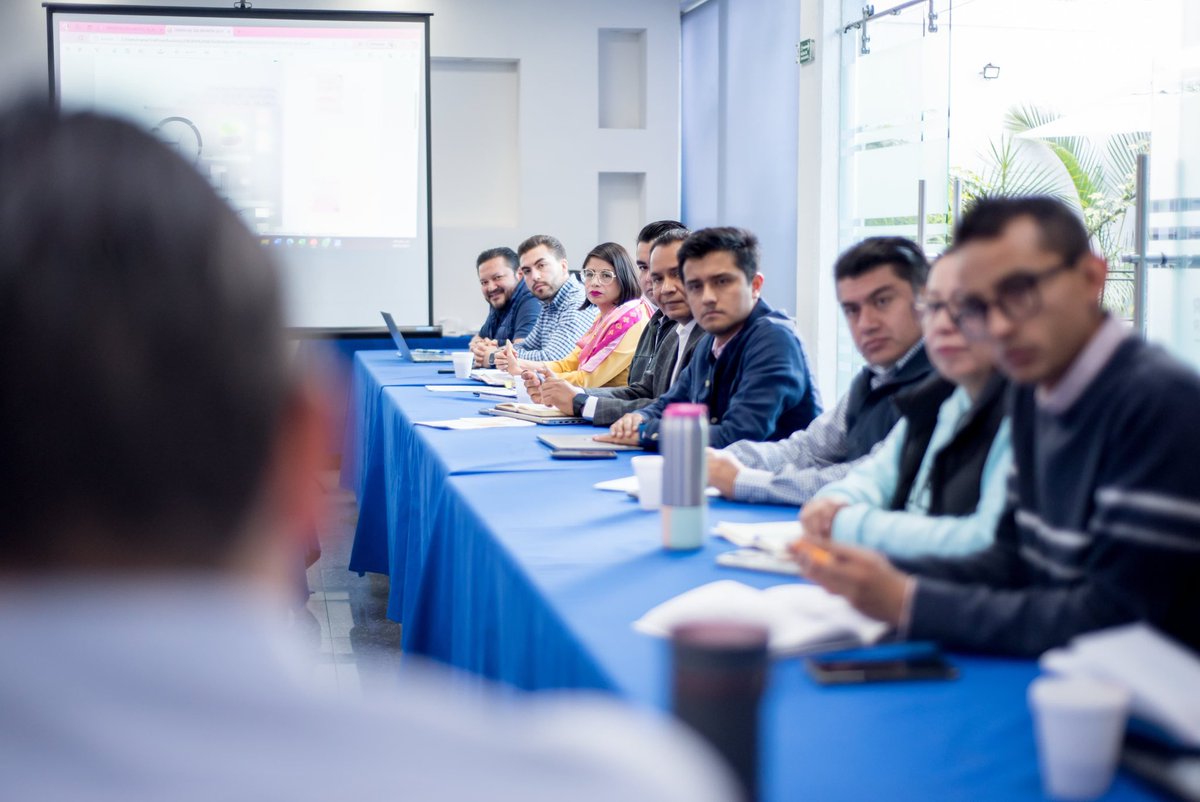 PANPuebla2427's tweet photo. Hoy asistimos a la reunión de secretarios de nuestro partido, donde analizamos el trabajo realizado y los logros alcanzados hasta el momento.

Somos una fuerza política inclusiva y comprometida con nuestra militancia, siempre con la mirada puesta en el futuro. https://t.co/LhrNadKqEz