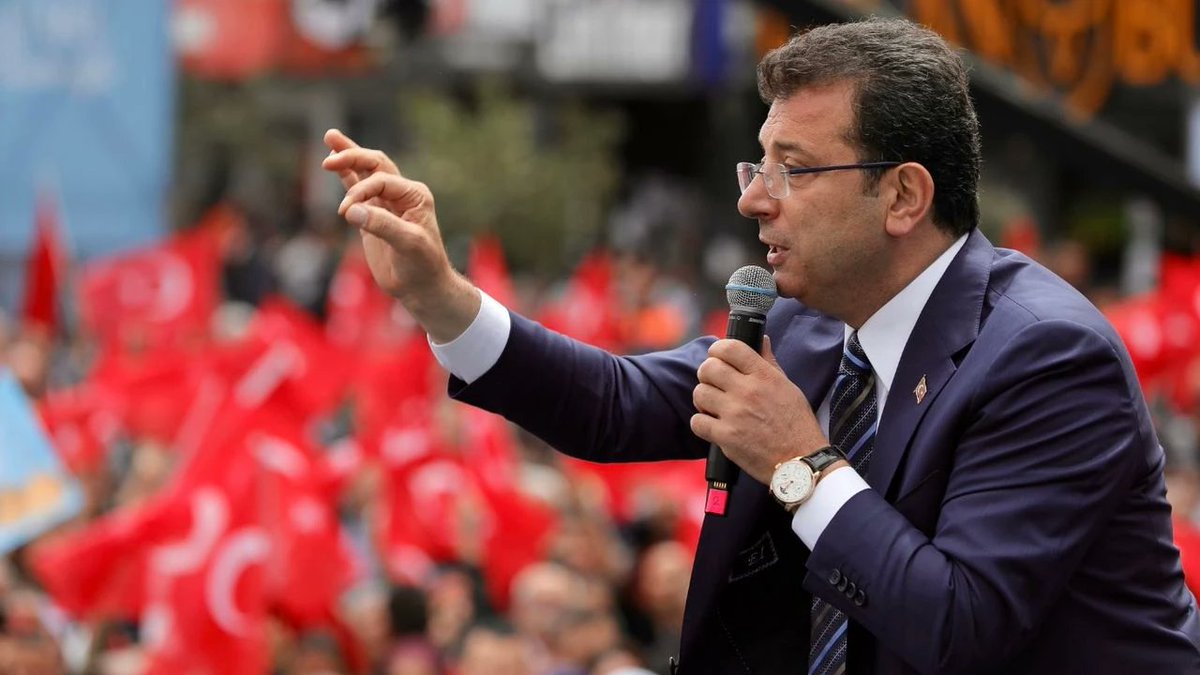 Ekrem İmamoğlu:

"Bugünden sonra herkesin kazandığı tüm haklar tehdit altındadır.

Malını, mülkünü, seçme ve seçilme hakkını... Elimizden her şeyi alabilirler.

Kendimi milletime emanet ediyorum. Artık demokratik bir süreç yoktur."