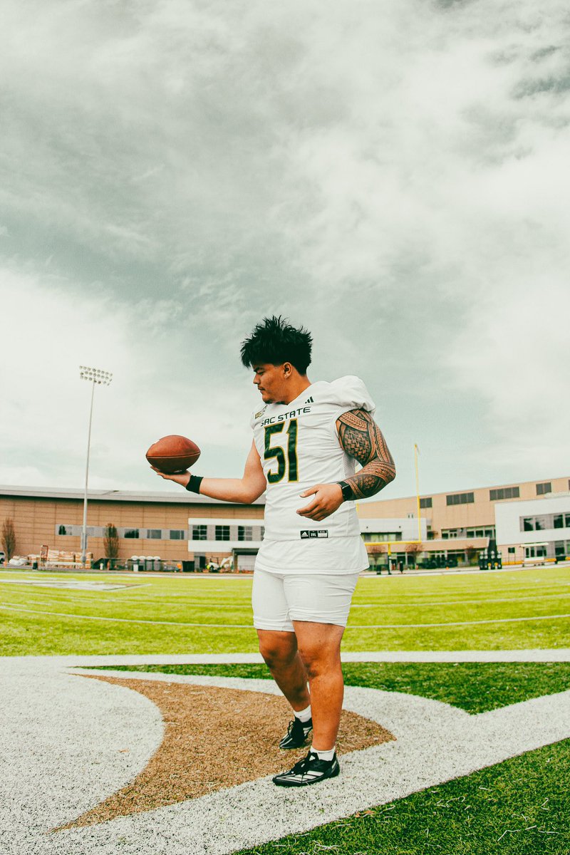 jonnioane's tweet image. #GoHornets🐝