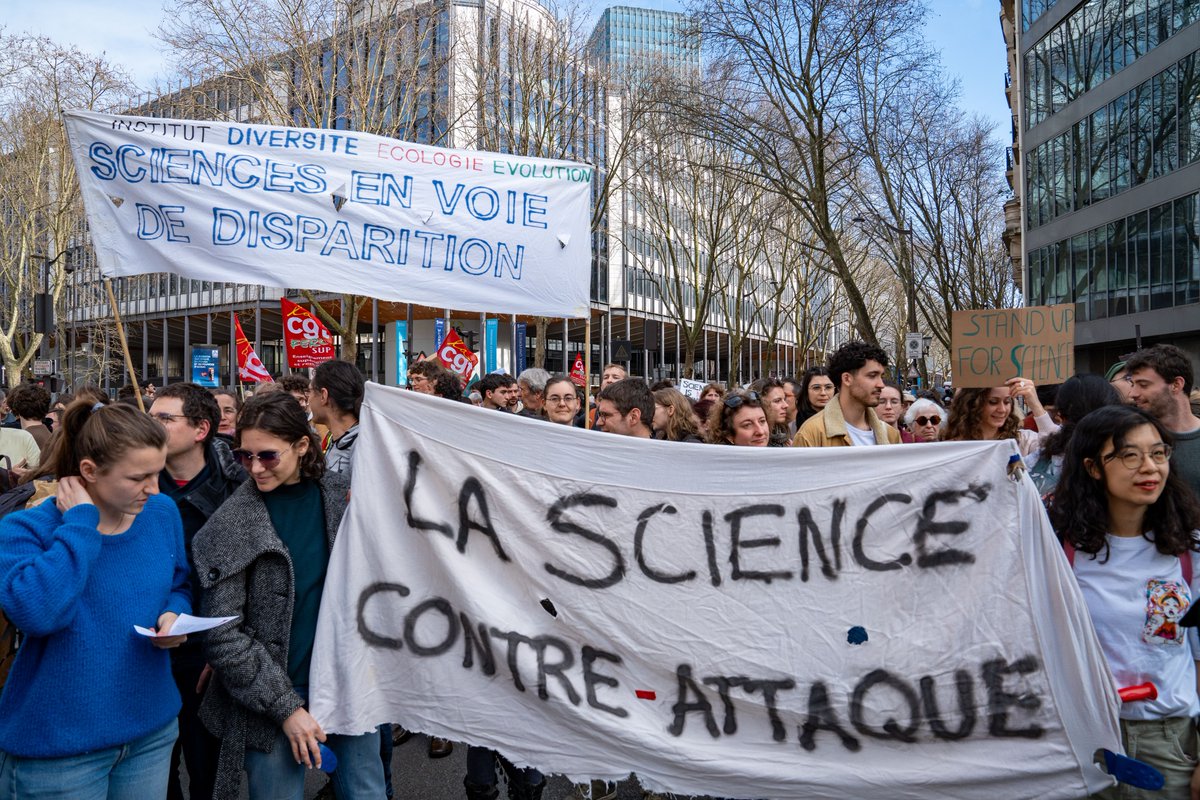 Les Matins de France Culture (@lesmatinsfcult) on Twitter photo Demain đ© En France, le savoir scientifique est-il menacĂ© ?
Avec <a href="/agnesbuzyn/">Pr AgnĂšs Buzyn</a>, fondatrice du think thank
<a href="/_Evidences/">Institut Evidences</a>, ancienne ministre des solidarités et de la santé et <a href="/EtienneKlein/">Etienne KLEIN</a>, Dir. de recherche
<a href="/CEA_Officiel/">CEA</a>, publie « Transports physiques » <a href="/Gallimard/">Gallimard</a> Demain đ© En France, le savoir scientifique est-il menacĂ© ?
Avec <a href="/agnesbuzyn/">Pr AgnĂšs Buzyn</a>, fondatrice du think thank
<a href="/_Evidences/">Institut Evidences</a>, ancienne ministre des solidarités et de la santé et <a href="/EtienneKlein/">Etienne KLEIN</a>, Dir. de recherche
<a href="/CEA_Officiel/">CEA</a>, publie « Transports physiques » <a href="/Gallimard/">Gallimard</a>