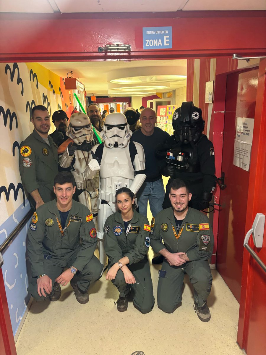 Gracias una vez más a todos por hacerlo posible, una mañana llena de sonrisa
#HospitalLozanoBlesa <a href="/zaragoza_es/">AyuntamientoZaragoza</a> 
<a href="/ningu_ninosin/">Sonrisas Zaragoza</a> <a href="/policiazaragoza/">Policía Zaragoza</a> <a href="/UMEgob/">UME</a>  <a href="/guardiacivilzg/">GuardiaCivilZaragoza🇪🇸</a> <a href="/urbe_org/">URBE Emergencias</a> <a href="/AngelesVerdes_M/">Ángeles Verdes Asoc.</a> <a href="/EjercitoTierra/">Ejército de Tierra 🇪🇸</a> <a href="/EjercitoAire/">Ejército del Aire y del Espacio</a> <a href="/policia/">Policía Nacional</a>  #dyaZaragoza  #APN <a href="/112Aragon/">112 Aragón</a> <a href="/elcorteingles/">El Corte Inglés</a>