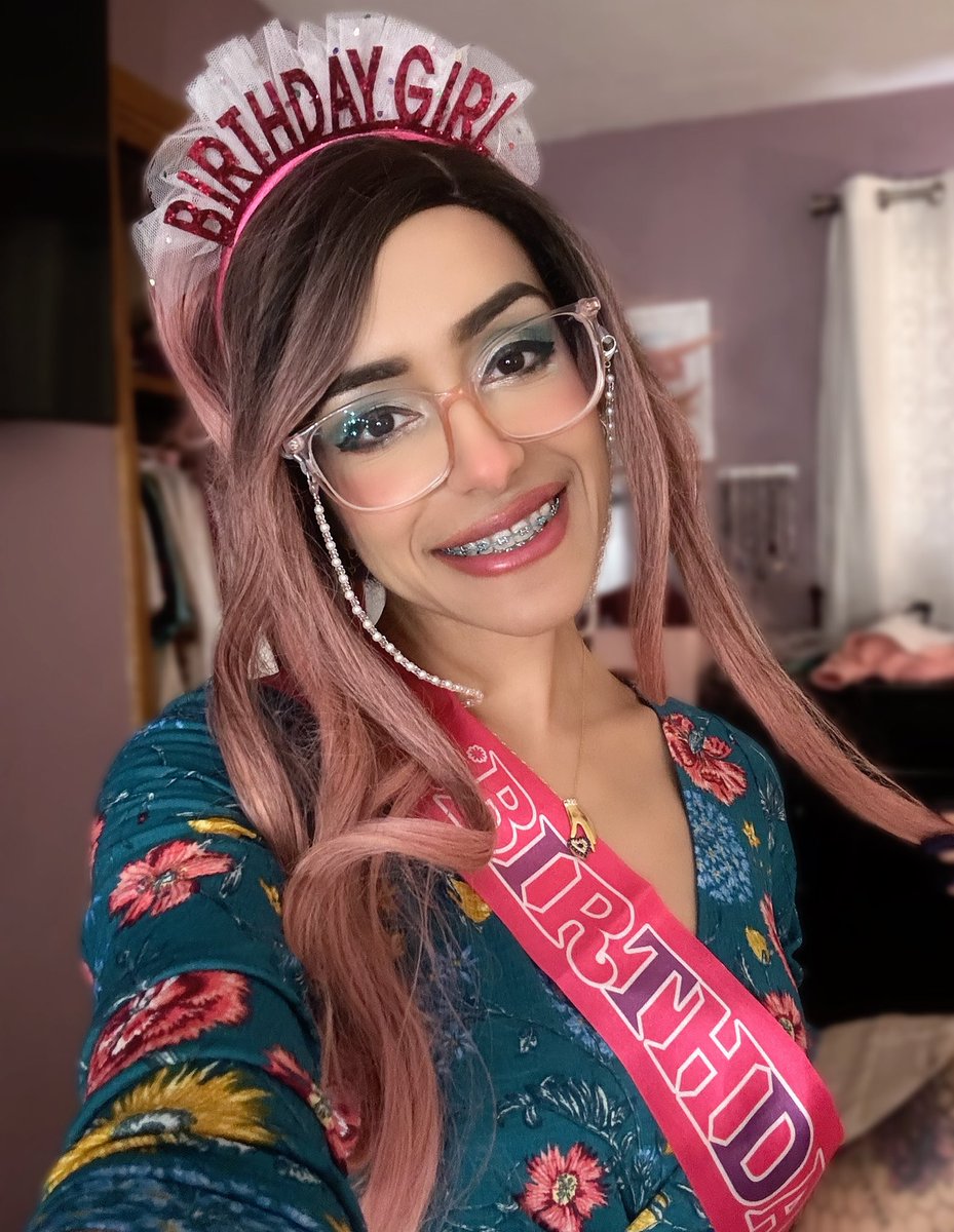 SherrySnax tweet media