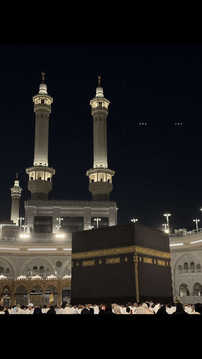 1410Anwar's tweet photo. الحمدلله الذي بلغني هواء مكة و سكينتها 
طاب اللِّقاء و قرّت الأعيُن و ارتوى القلب، 
الحمدلله على تمام العمرة ، اللّهم تقبّل منا ولا تترك لنا دعاء إلا وقد اجبته ، ولا ذنب إلا غفرته ، اللهم اجعلها عمرة مقبولة وسعيًا مشكورًا وذنبًا مغفورًا و دعاءً مستجاباً 🤍 https://t.co/D9fMe4lh3f