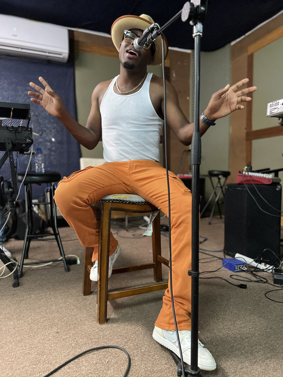 OMI Army 😁💓💓💓 Remember, every note you sing is a brushstroke on the canvas of life. Let your voice be the masterpiece that inspires others! 🎶✨