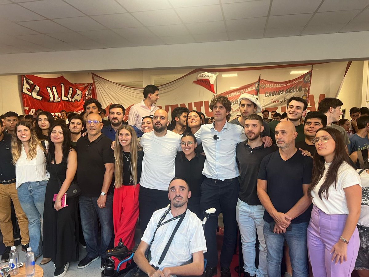 UCRCapital's tweet image. La UCR tiene una juventud que milita en los barrios y en las facultades, conoce los problemas y es creativa en las soluciones.

Una juventud que forma parte de nuestra alternativa para la Ciudad.

@GugaLusto @ocampomartinBA junto a la @jradicalcaba y @franjauba 💪