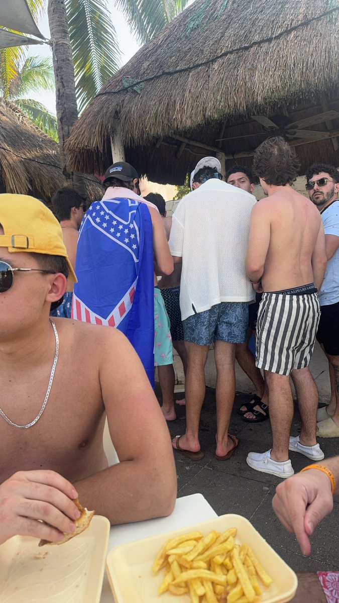 PSullivan29181's tweet photo. Dude leave the flag at home, no one cares you are in kappa sig #shrink https://t.co/iNzGYUlCDC