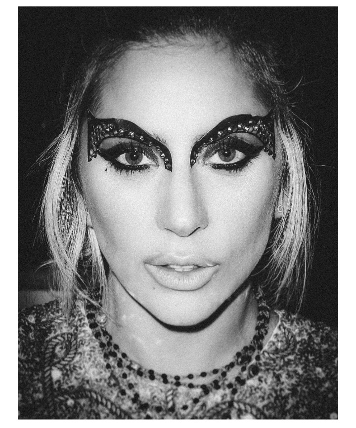manccini31416's tweet photo. Lady Gaga (USA, NYC), Singer, Songwriter, Actress. Pop, Dance, Electronic, Rock, Jazz. Photo taken in Los Angeles, CA in 2017 by Rich Fury #ladygaga #usa #nyc #singer #songwriter #actress #pop #dance #electronic #rock #jazz #richfury #morrisonhotelgallery ♥️🎼🎙️📝📸🎶 https://t.co/ZMVOjmdCJV