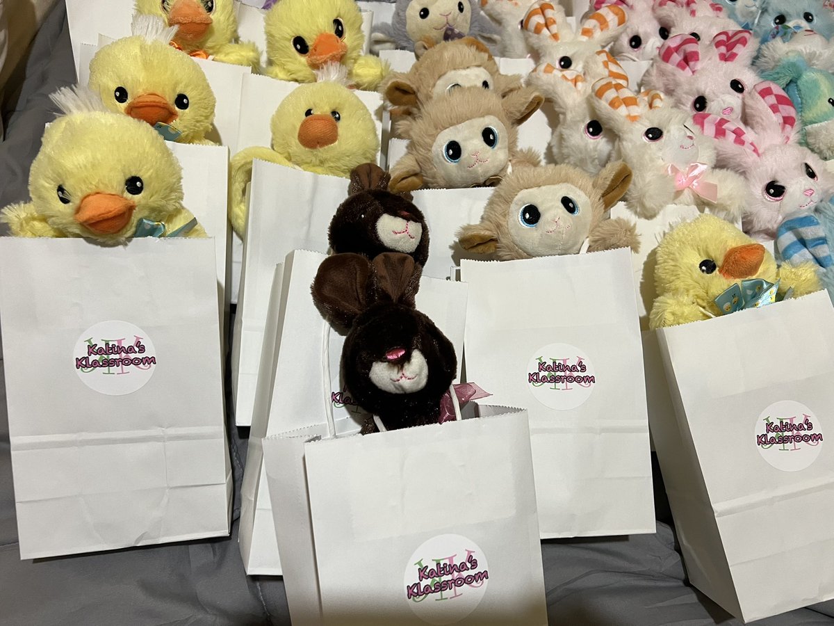 March is Developmental Disabilities Awareness Month #DDAM. The annual campaign highlights how people with &amp; w/o #disabilities come together to form strong communities. #KatinasKlassroom gave stuffed animals to #children at #Millcreek to let them know they’re valued. #GiveBack