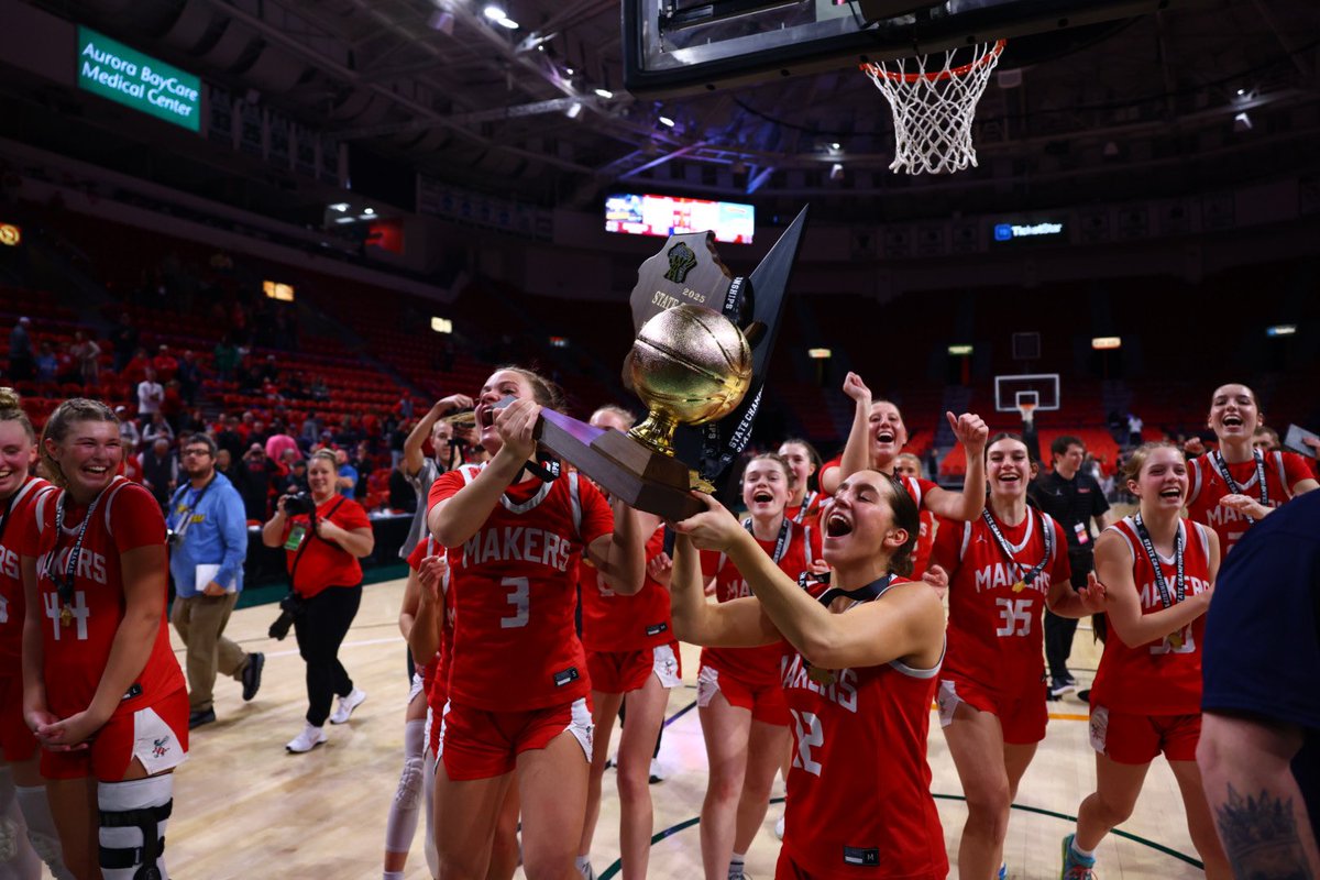 Thank you #MakerNation❤️ For your support, cheers, signs and so much more all season. Playing in front of you brings us so much joy!