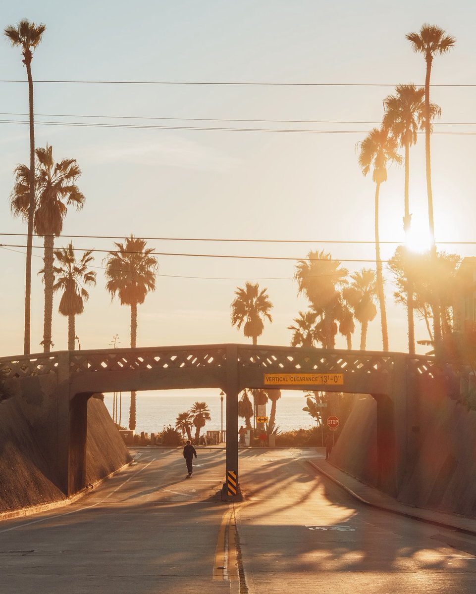 A Golden Place in the Golden State! 🌻 😎 ☀️ 🌅 
-
Photo by @ludwigfavre