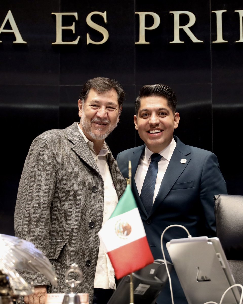 EmmanuelReyesC's tweet image. Querido y estimado compañero presidente, @fernandeznorona, con mucho cariño, te deseo un feliz cumpleaños. Tu incansable lucha por el pueblo y tu compromiso con la justicia social han sido una constante en tu destacada trayectoria política. Desde tus inicios como líder…