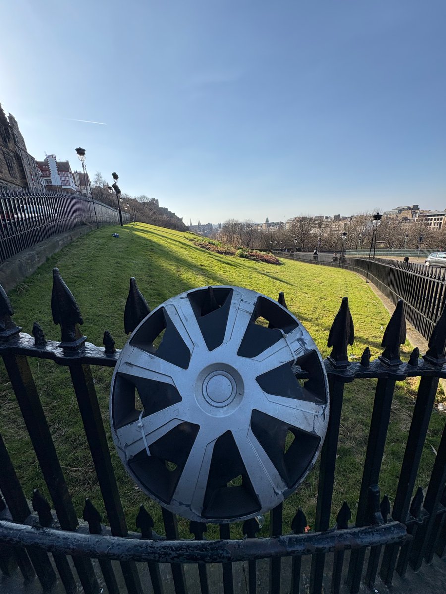 MowerOnTheMound's tweet photo. As the official spokesperson for #TheMound, I feel I should round up some recent news from round here. Wheels are in motion people. I will never tire in my efforts……also hubcap (couldn’t pun that one out)
#edinburgh #robotsrule #scotbot https://t.co/43gaj8W21g