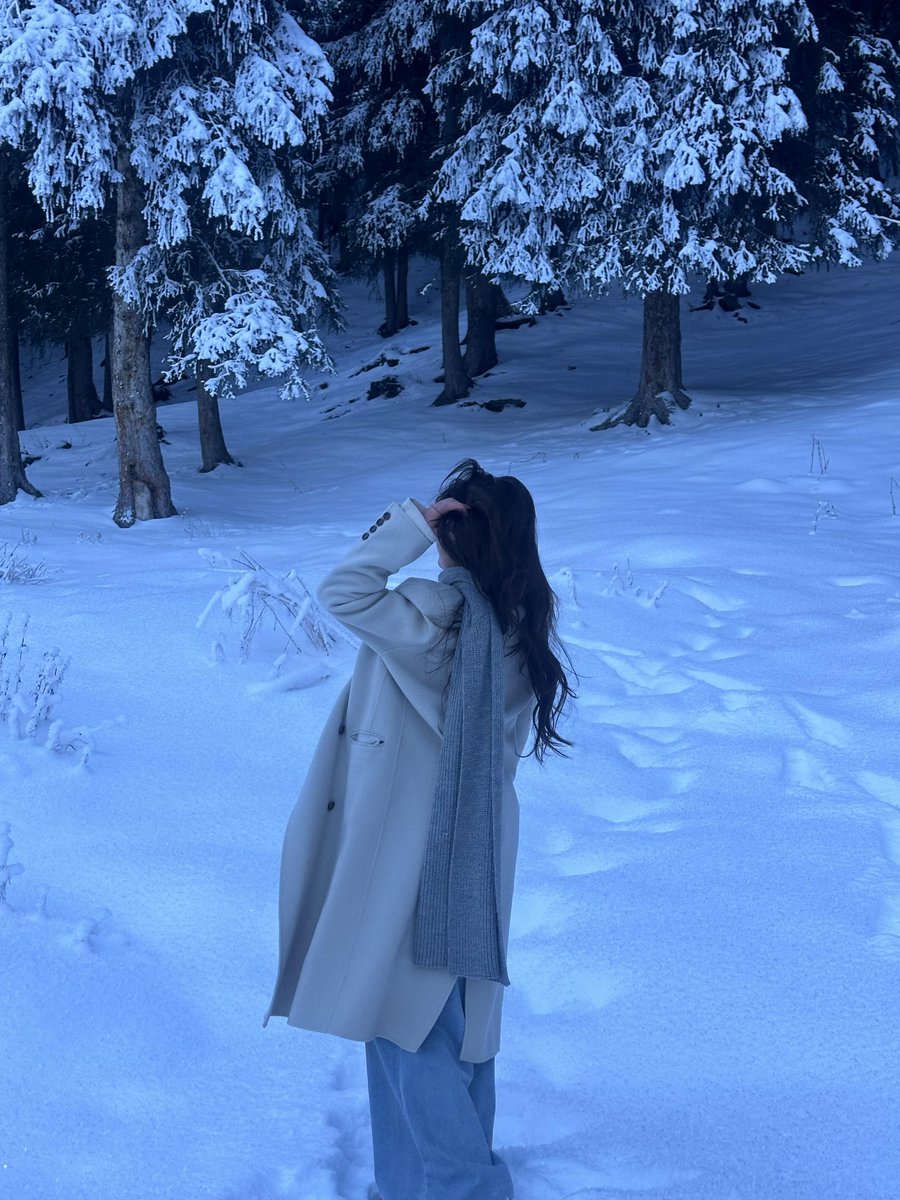 RubyStork's tweet image. Traveling solo, finding myself amidst nature’s beauty. 🌍✨