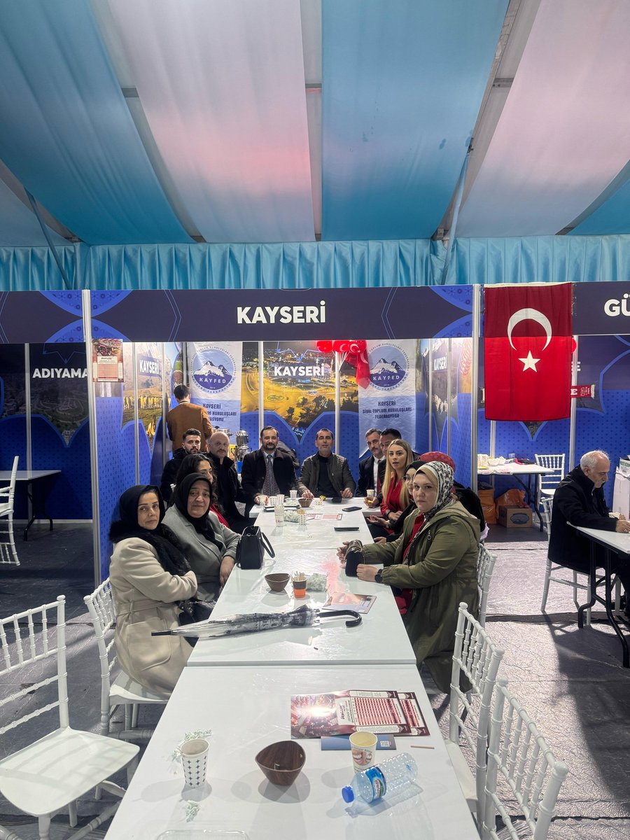 Sleyman63879001's tweet photo. Kayseri Federasyonu Stantımızı ziyarete gelen Ak Parti Önceki dönem İlçe Başkanı Sn.Umut Özkan, MHP İstanbul İl Yönetim Kurulu Üyesi Sn.Onur Ayar, Önceki dönem MHP 3. Bölge Milletvekili Adayı Sn.Mustafa Alp ve Dava Arkadaşlarımıza nazik ziyaretleri için Teşekkür Ediyoruz.
#kayfed https://t.co/qJE094cagH