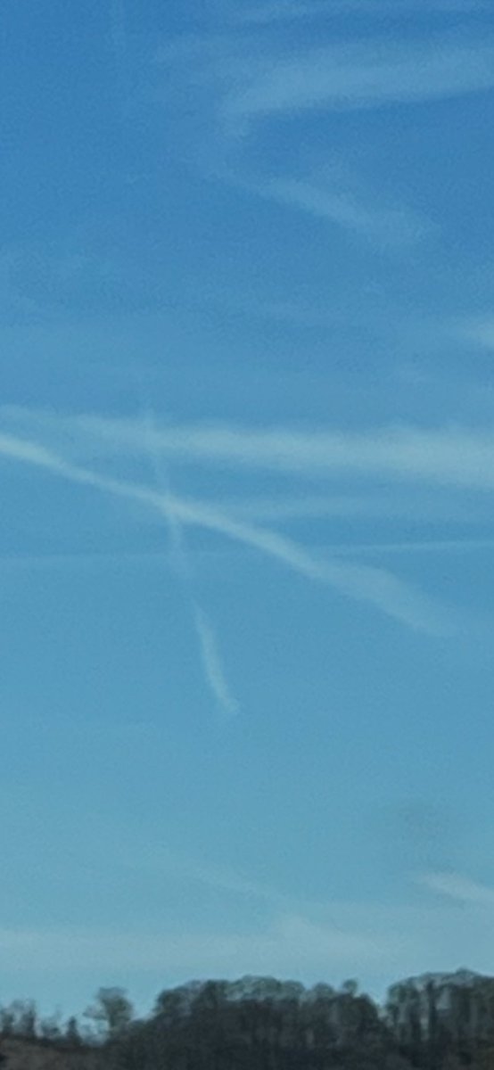 Anarchy appears to be ruling our skies #chemtrails