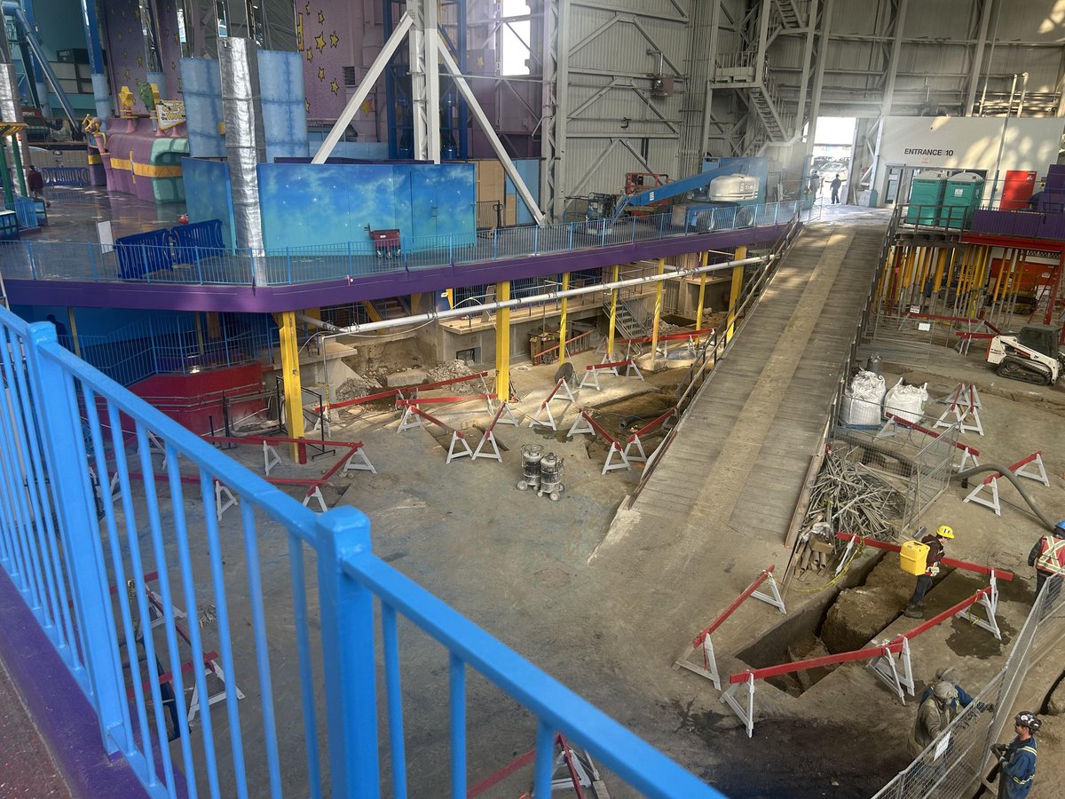 coasterchitchat's tweet photo. Something new is coming to Galaxyland Powered by @Hasbro at @Official_WEM Mall! Following the retirement and removal of Mindbender, new coaster footings are being dug at its site.
πΈ u/ExtremeBagelz via r/rollercoasters (Reddit)
#westedmontonmall #galaxyland #coasterchitchat https://t.co/LLtu9y8tqz