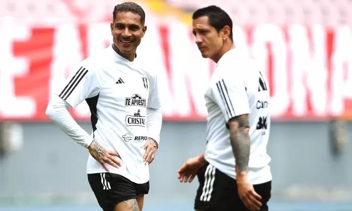 El resto del equipo, todavía hay dudas ya que hoy Paolo Guerrero y Gianluca Lapadula fueron probados como delantero centro. Lapadula por un mayor tiempo.
 -Gallese; Advíncula, Garcés, Abram, López; Tapia, Peña, Carrillo, Reyna, Polo y Guerrero/ Lapadula (2/2)

<a href="/JaxLatinMedia/">Jax Latin Media</a>
