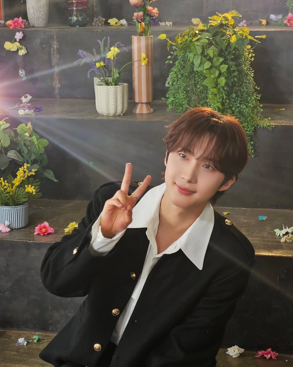 PentagonMexico's tweet photo. 250318 I_NG #HUI Instagram
#Repost @ huitag_me
Domingo 23 de Marzo 6PM
Serรก el lanzamiento de "๋๋ฌผ๋๊ฒ"! (Tearful)
Por favor escรบchenla mucho ใ
.ใ
#toonstudio #๋๋ฌผ๋๊ฒ #์ฌ๋๋
ธ๋
#PENTAGON #ํํ๊ณค #HUI #ํ์ด https://t.co/FLrgNmUYgc