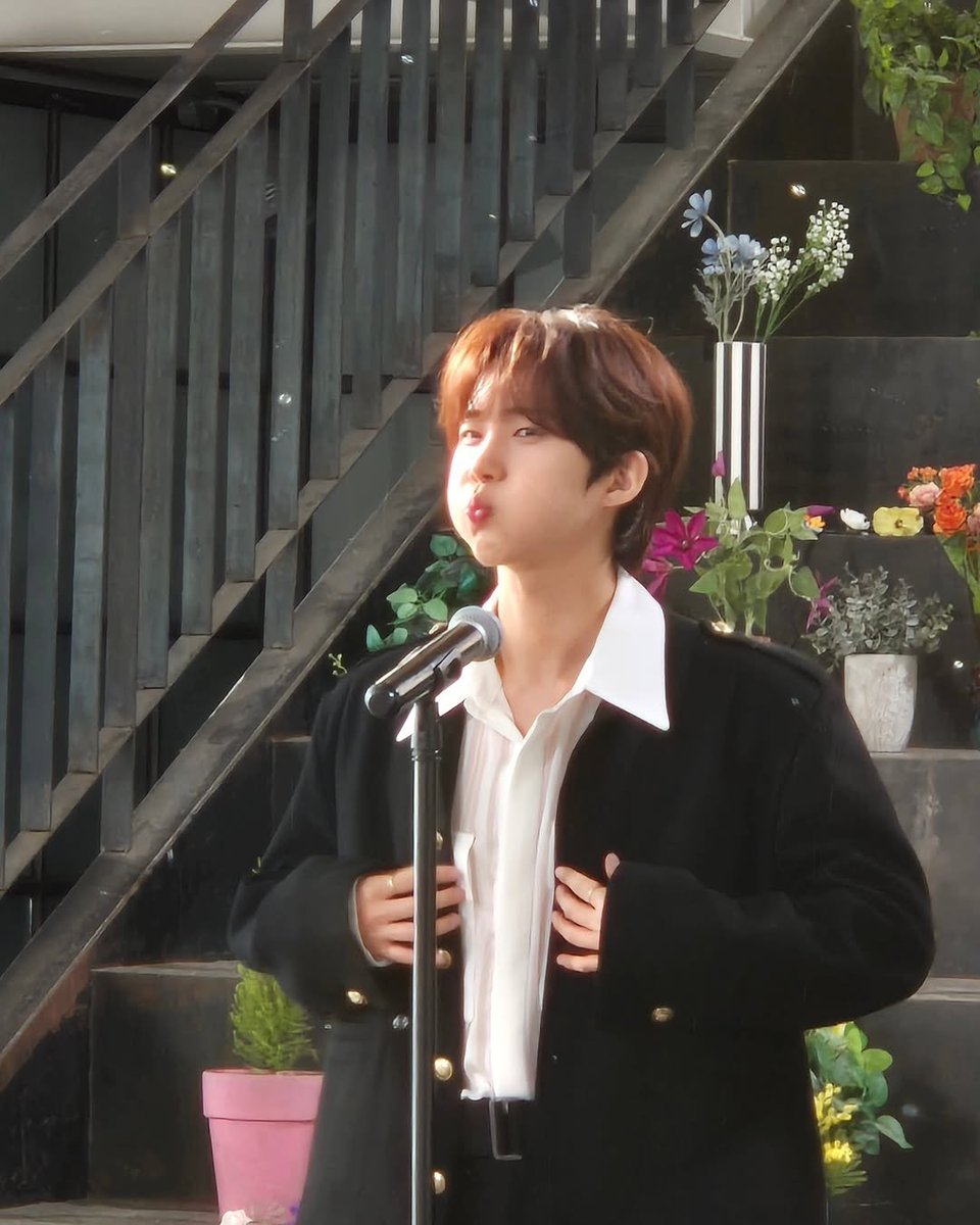 PentagonMexico's tweet photo. 250318 #HUI Instagram ๐คฉ
#Repost @ huitag_me
Domingo 23 de Marzo a las 6PM
Serรก el lanzamiento de "๋๋ฌผ๋๊ฒ"! (Tearful)
Por favor escรบchenla mucho ใ
.ใ
#toonstudio #๋๋ฌผ๋๊ฒ #์ฌ๋๋
ธ๋
#PENTAGON #ํํ๊ณค #HUI #ํ์ด https://t.co/xDPv59aLRb