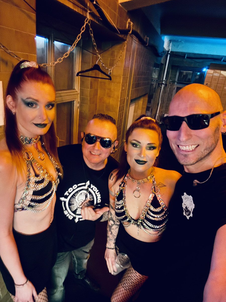 This photo was taken just before our live show at the E-Only Festival 2025. We would like to take this opportunity to sincerely thank the incredible and appreciative audience – you were fantastic! Thank you, and see you soon! 🖤🖤🖤🖤