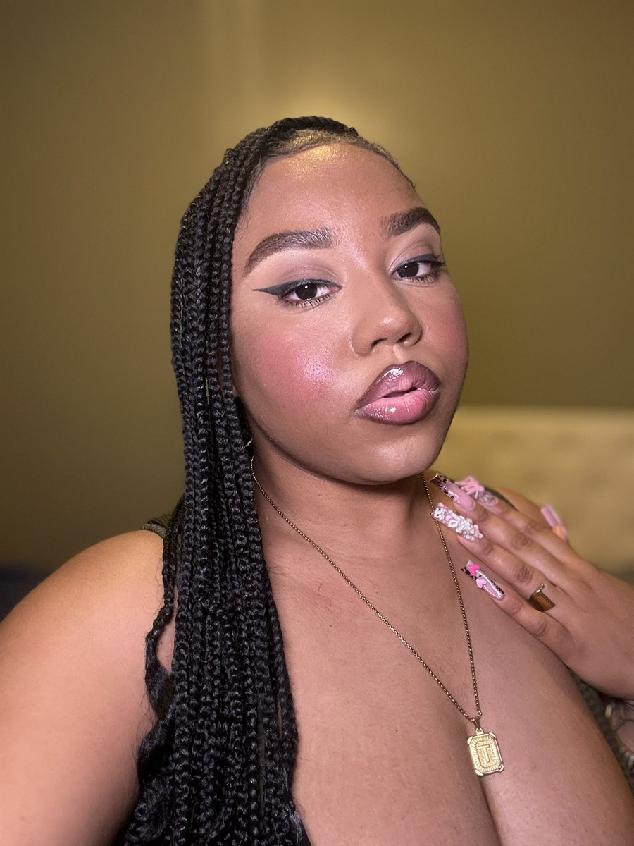 Keef_Cakez's tweet image. The no lash look is growing on me!
 
#naturalglam  #mirroredsublimity