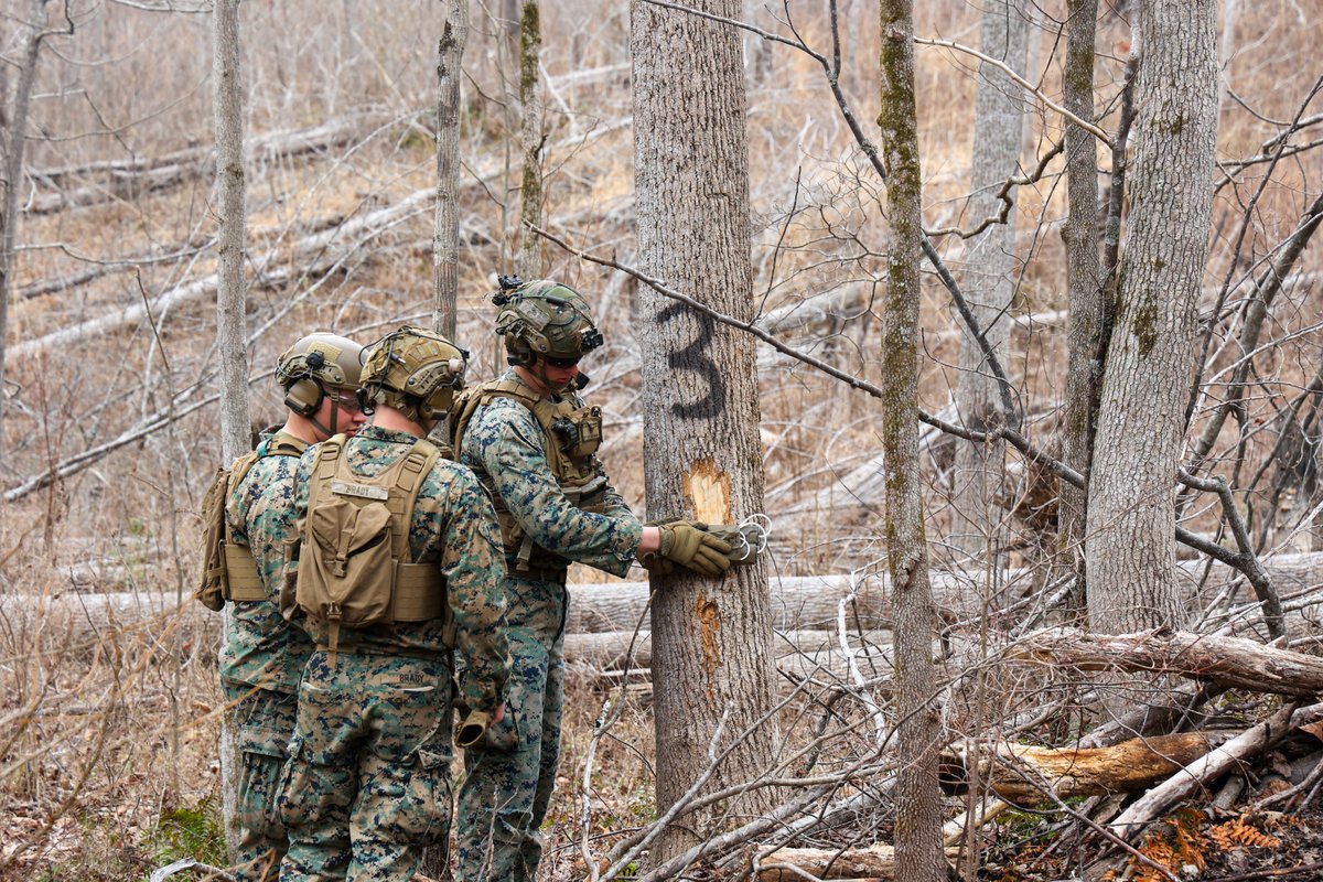22nd_MEU's tweet photo. Demolition Range
@USMC with #BLT3/6, #22ndMEU conduct a demolition range during #RUT. RUT is a land-based exercise which enables the 22nd MEU to conduct expeditionary operations as a cohesive #MAGTF, in preparation to integrate with @usNavy for future operations. #Marines https://t.co/YCBUhTUnFH