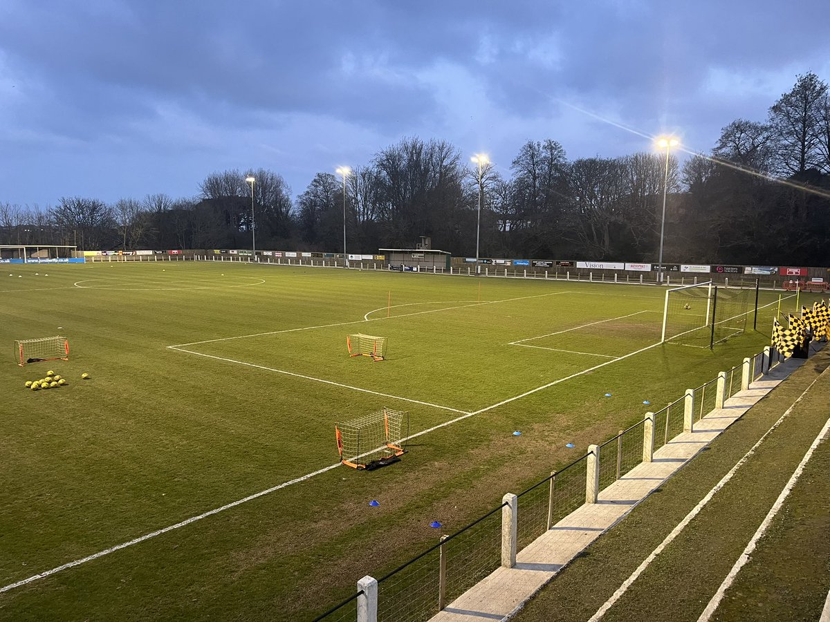 Ron_ejuleff's tweet image. Only one place 2 b tonight if you follow local #Cornish football.  @Falmouth_Town vs @HelstonAFC in the @SouthernLeague1 Tis cold! 🥶🥶🥶@swsportsnews @NonLeagueCrowd #localderby 👌⚽️