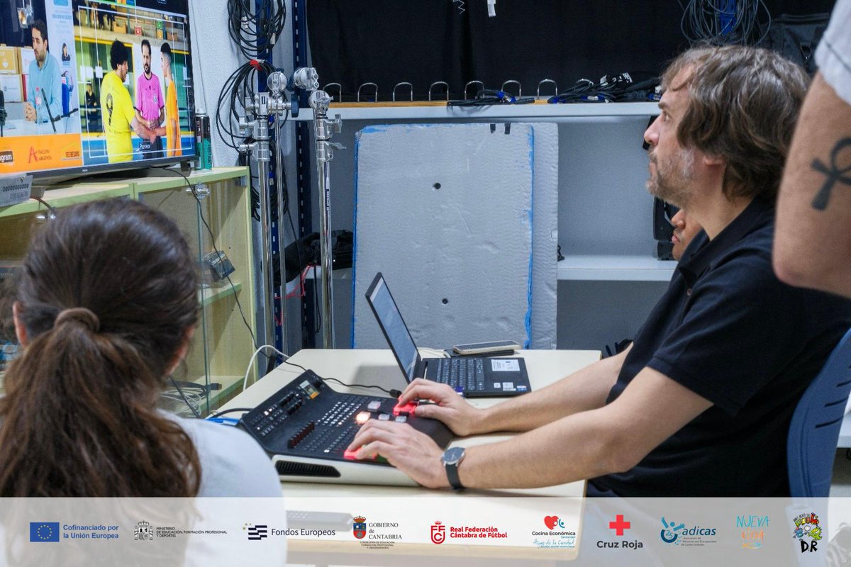 🚨 𝗦𝗶𝗻𝗲𝗿𝗴𝗶𝗮𝘀 𝗲𝗻𝘁𝗿𝗲 𝗮𝗹𝘂𝗺𝗻𝗮𝗱𝗼 𝗱𝗲 𝗱𝗶𝗳𝗲𝗿𝗲𝗻𝘁𝗲𝘀 𝗰𝗲𝗻𝘁𝗿𝗼𝘀 𝗱𝗲 𝗖𝗮𝗻𝘁𝗮𝗯𝗿𝗶𝗮 𝘆 𝗹𝗮 𝗥𝗲𝗮𝗹 𝗙𝗲𝗱𝗲𝗿𝗮𝗰𝗶𝗼́𝗻 𝗖𝗮́𝗻𝘁𝗮𝗯𝗿𝗮 𝗱𝗲 𝗙𝘂́𝘁𝗯𝗼𝗹
 
📺 Mamadou Sarr, alumno del <a href="/IESFFresnedo/">IESFuenteFresnedo</a> , Eduardo Aguilera Jefe de Comunicación de la