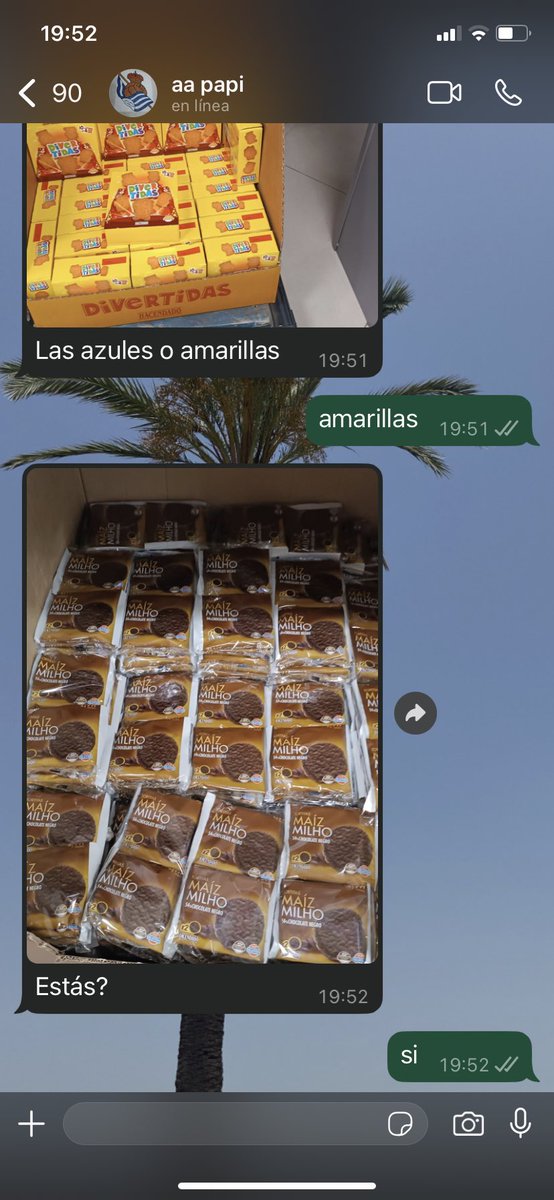 laauramolinaa's tweet photo. absolutamente todos los padres cuando van a comprar: https://t.co/yURw5O0tiM